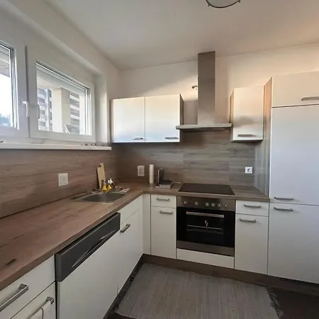 Urban Comfort Mit Balkon Und Tiefgarage Apartment