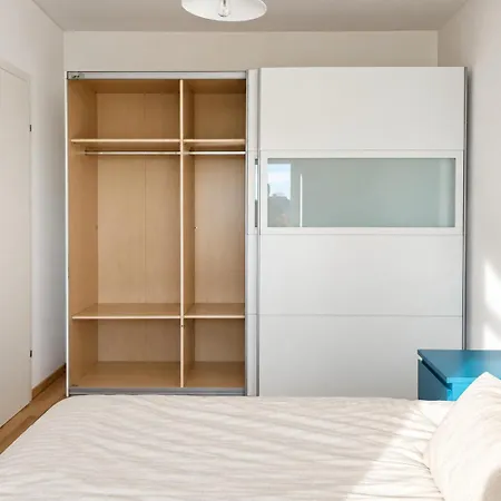 Urban Comfort Mit Balkon Und Tiefgarage Apartment *