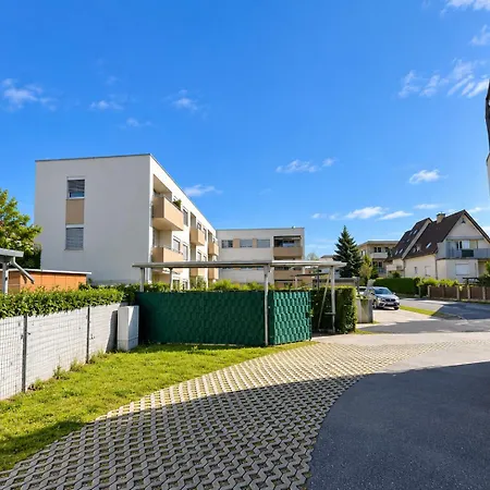 Urban Comfort Mit Balkon Und Tiefgarage Apartment