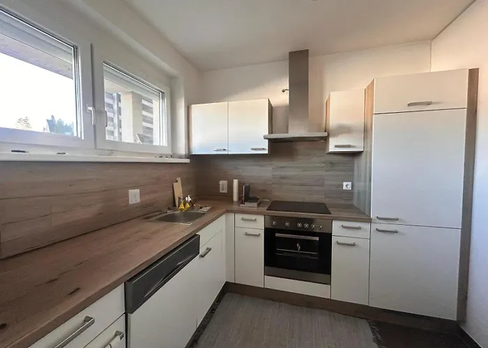 Urban Comfort Mit Balkon Und Tiefgarage Apartment